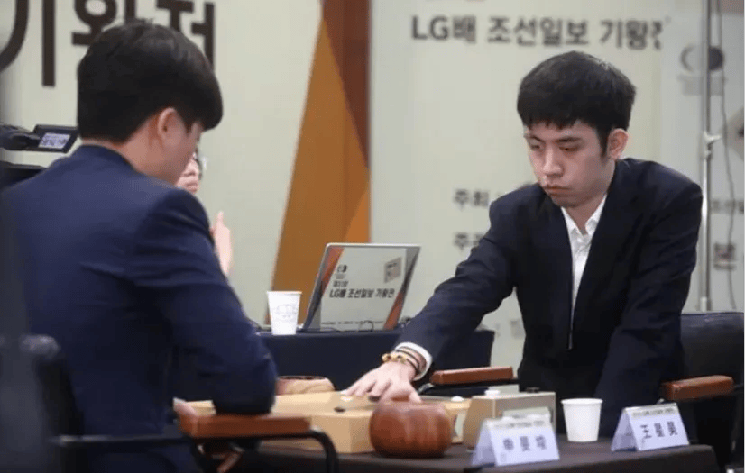 逆转夺下LG杯世界冠军<strong></p>
<p>迈瑞医疗股票</strong>，当年的顽童已成中国围棋的领军人物